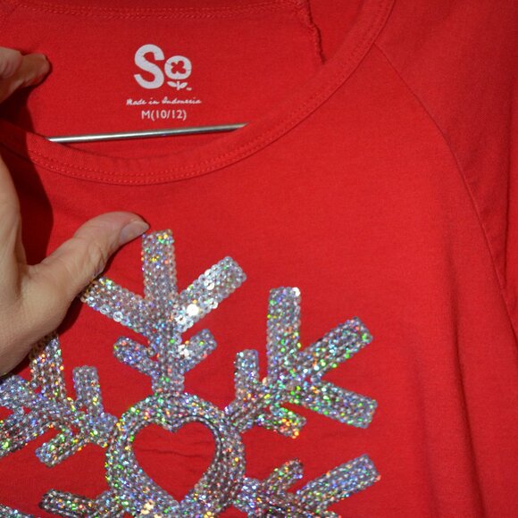 SO Sequences Silver Snowflake Indonesia Long Sleeves Short Body Red Tee M(10-12) - Picture 3 of 5